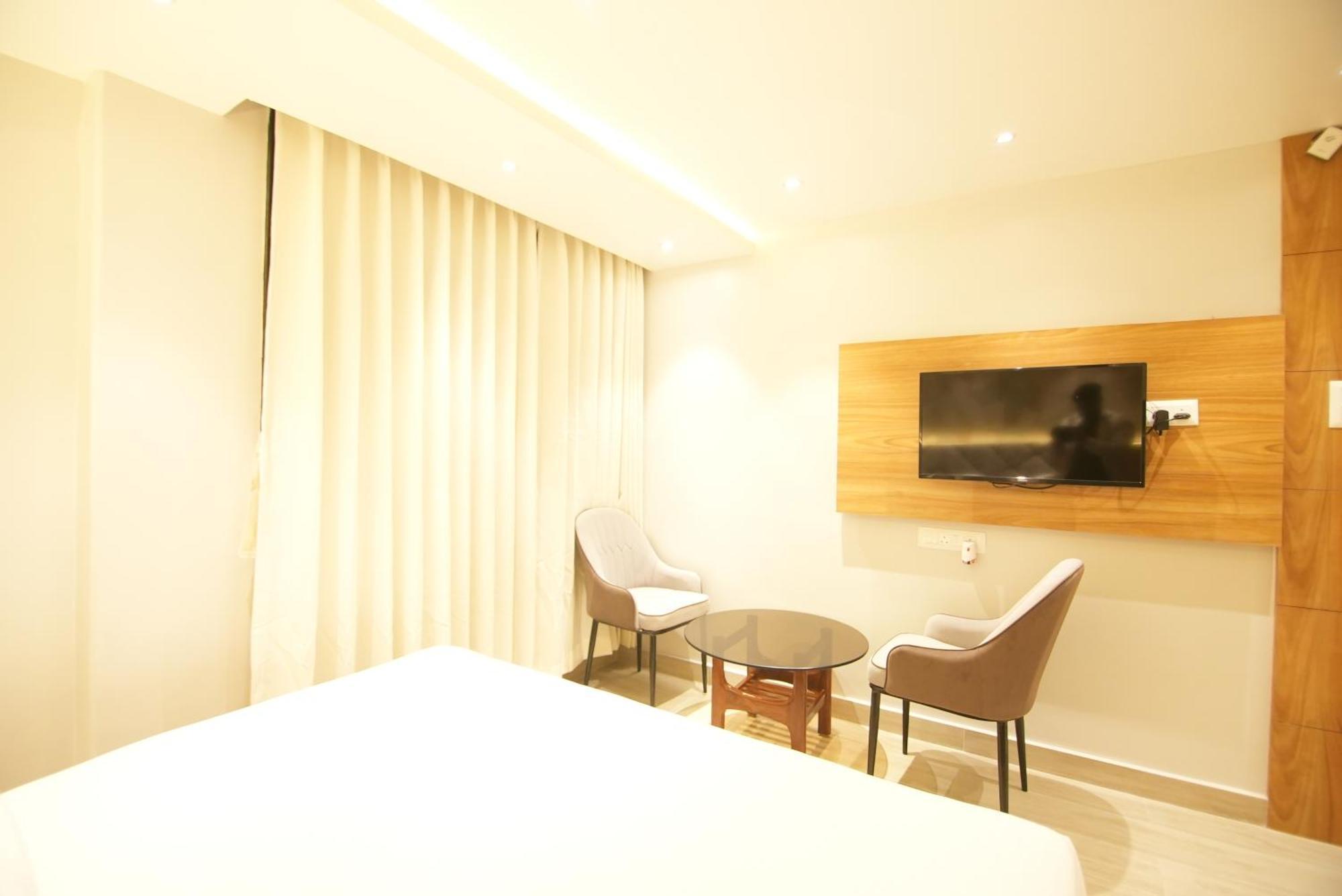 Hotel Dc Star Καλκούτα Εξωτερικό φωτογραφία