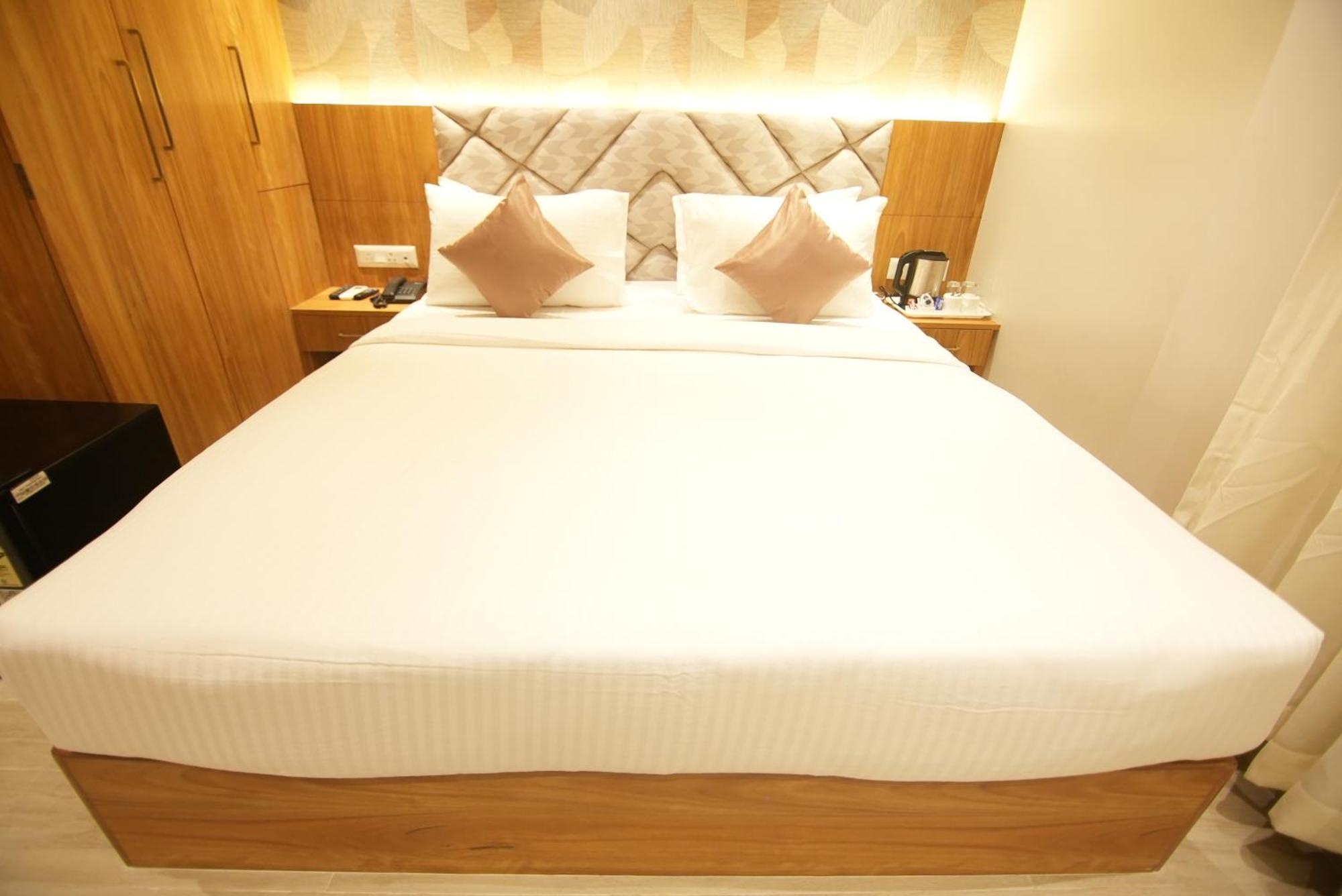 Hotel Dc Star Καλκούτα Εξωτερικό φωτογραφία
